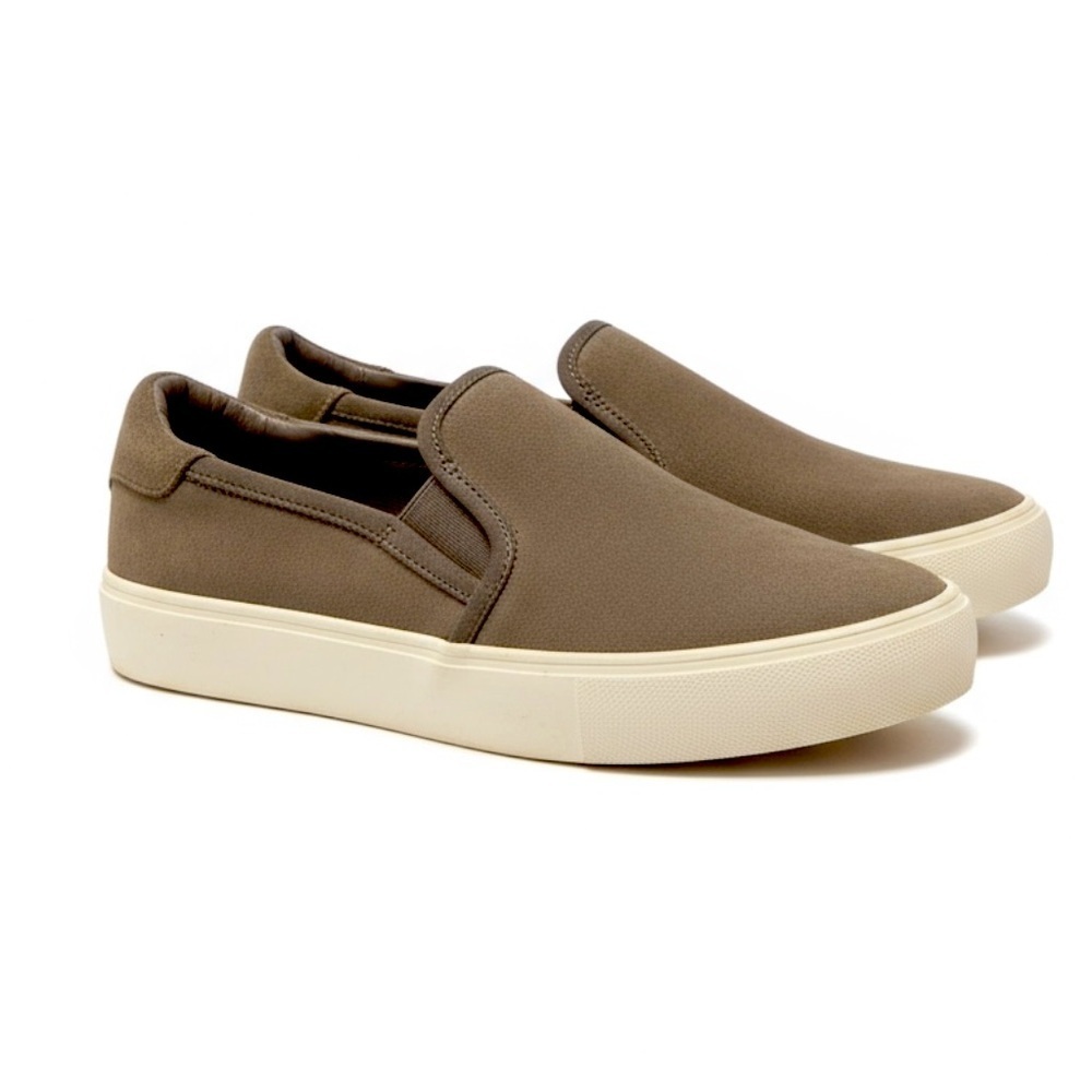 UGG Brown Suede slip on sneakers size 10 womens fashion sneakers no socks loafer